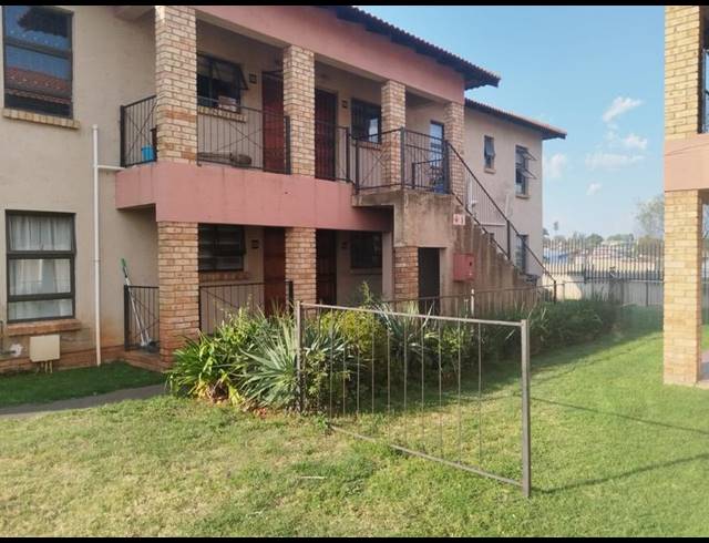 3 BEDROOM HOUSE FOR SALE IN GROBLERPARK